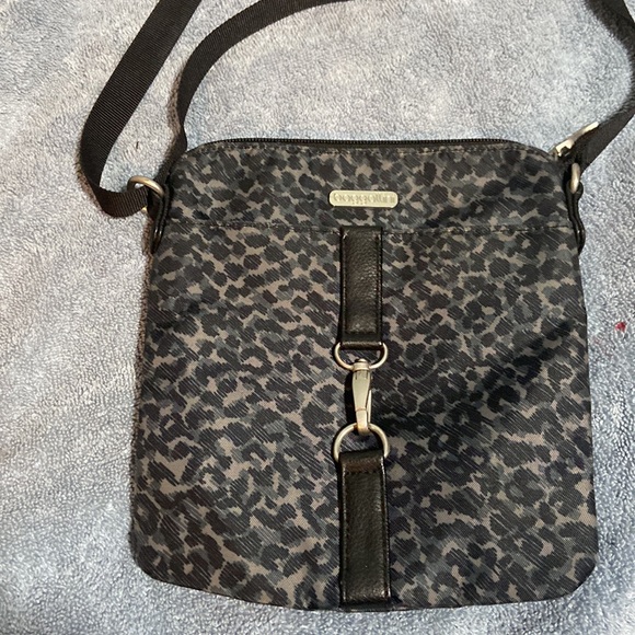 Baggallini Leopard Print Big Dipper Hobo Crossbody bag - Picture 8 of 8